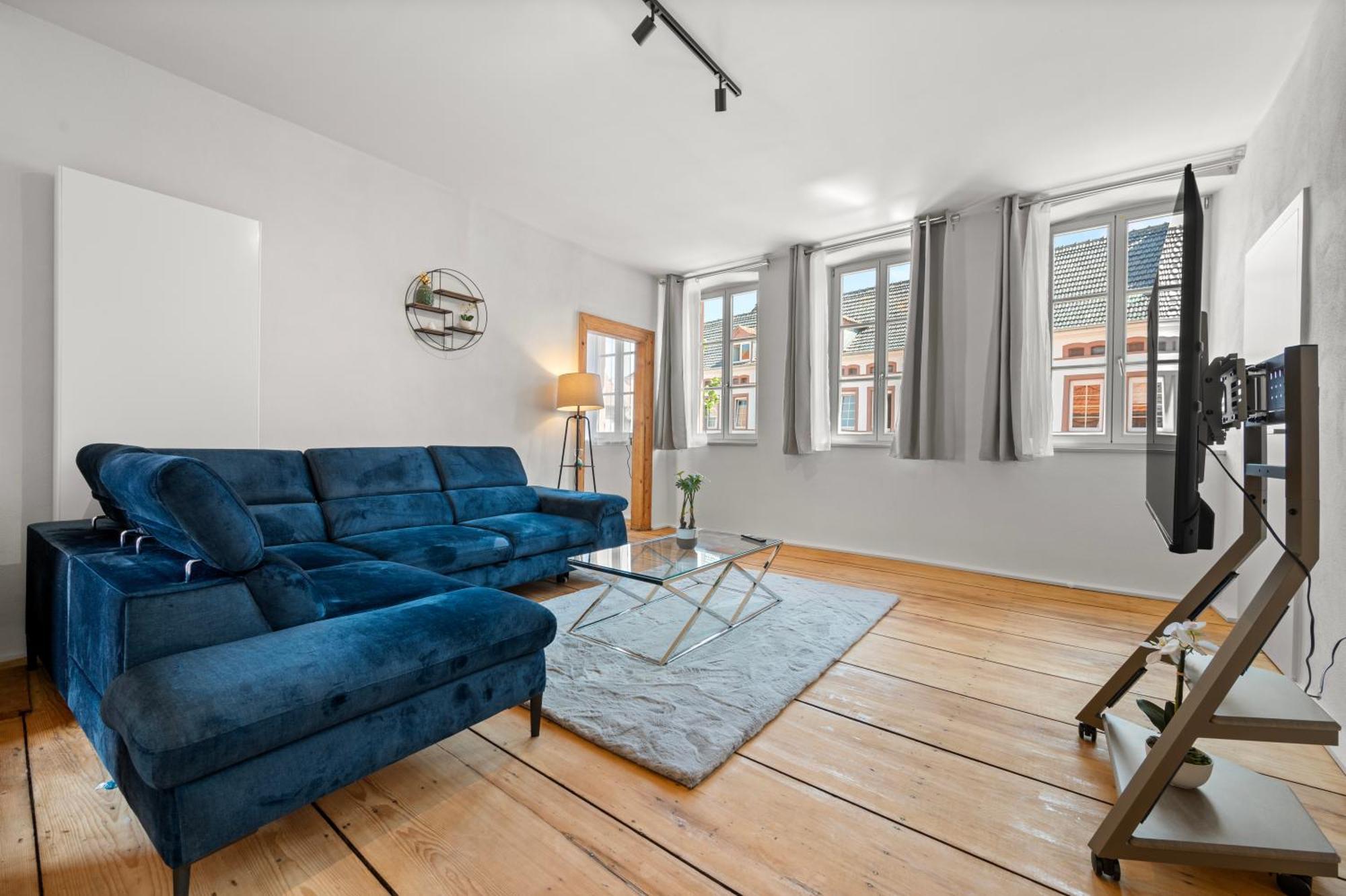 Lit Living - Luxury- Style Boutique Apartment Grunstadt