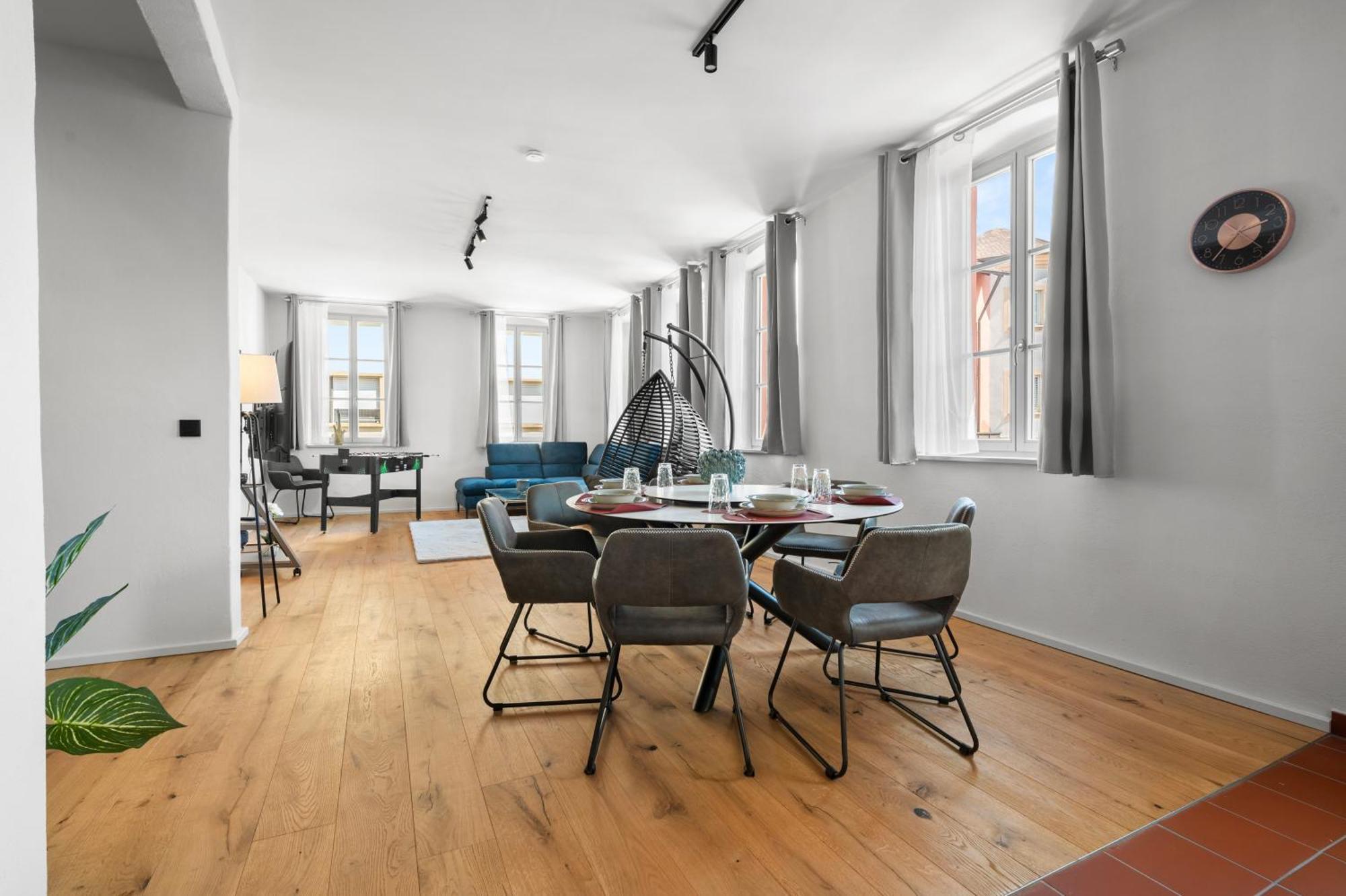 Lit Living - Luxury- Style Boutique Apartment