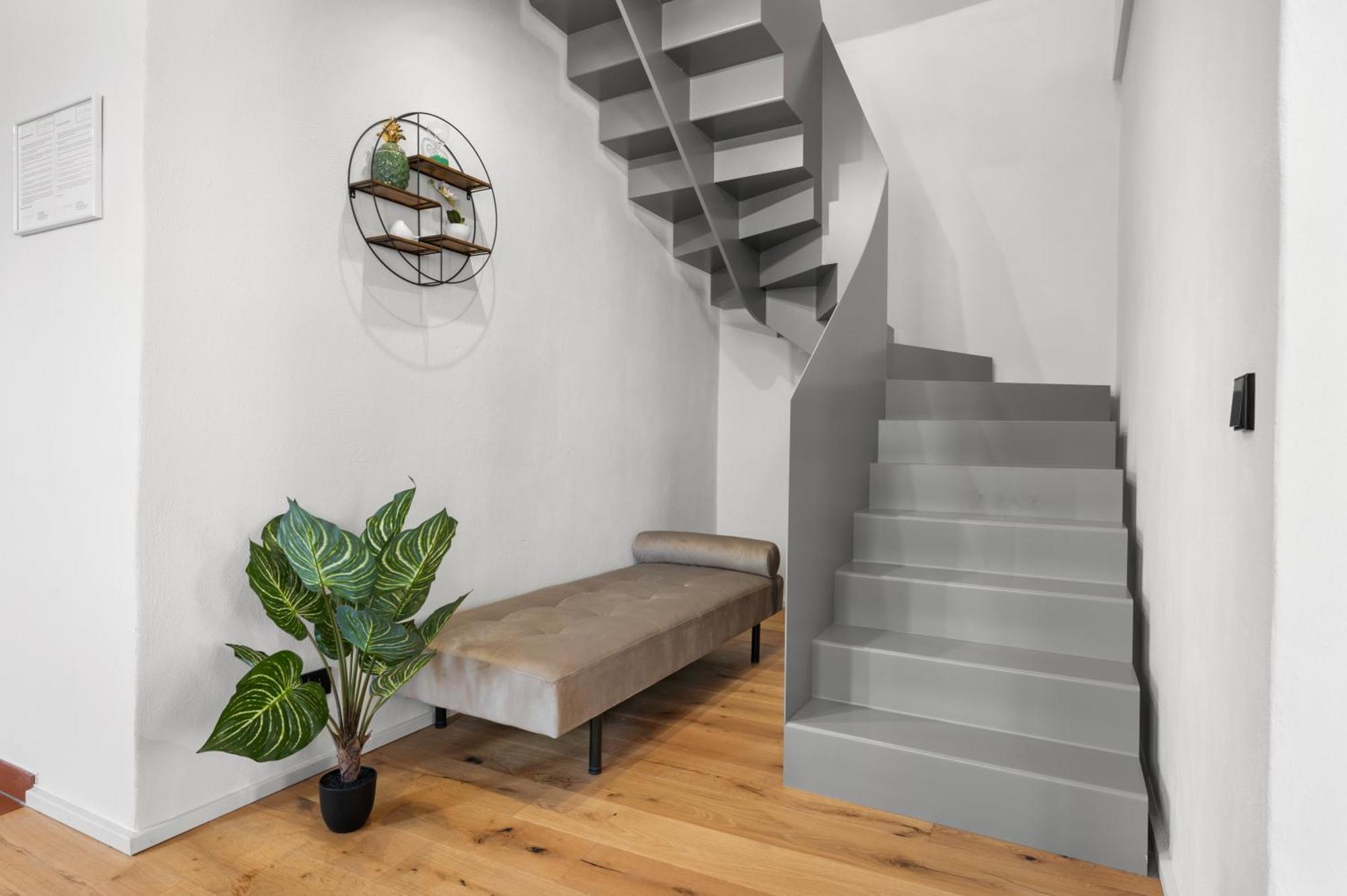 Lit Living - Luxury- Style Boutique Apartment *