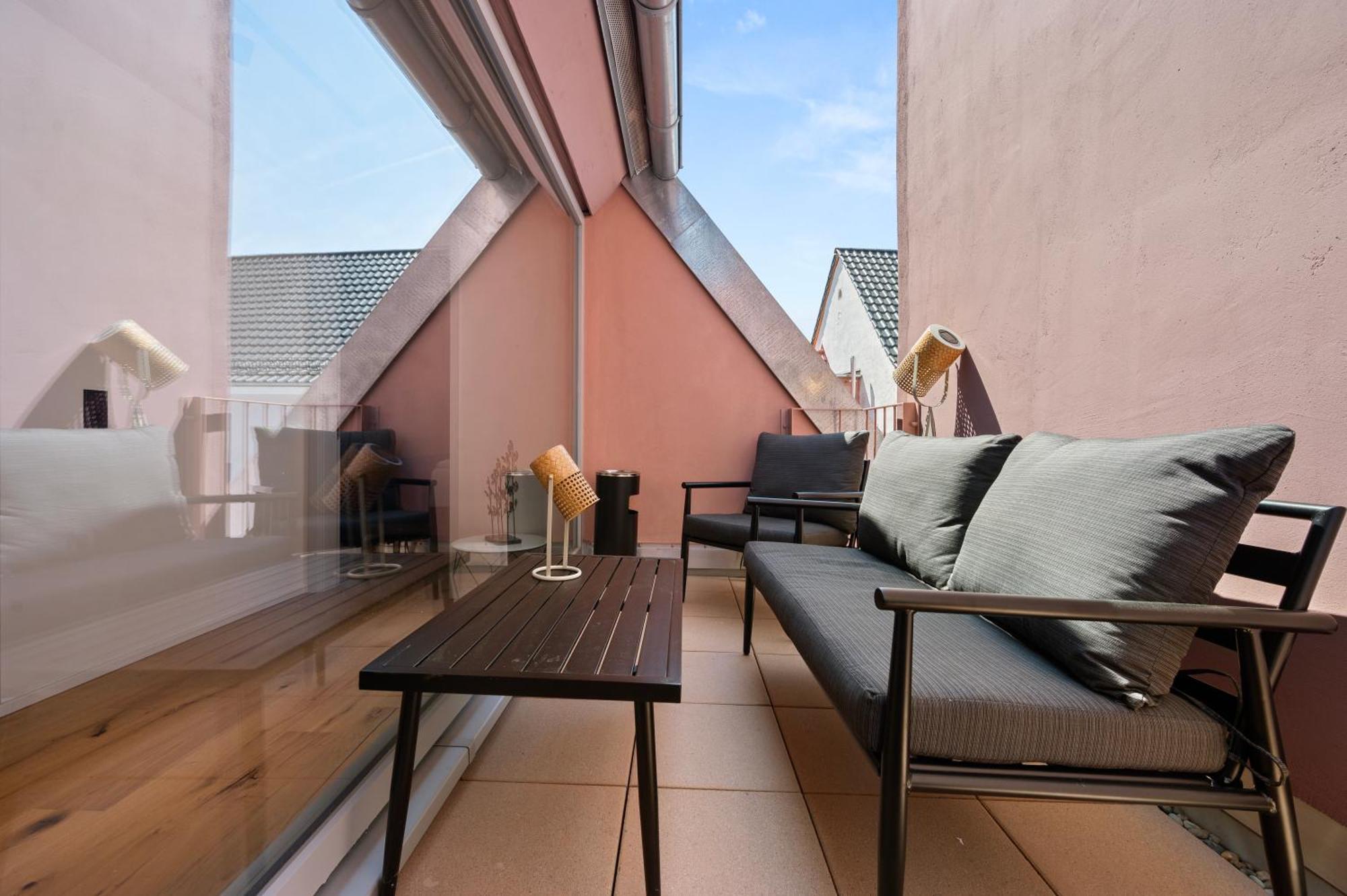 Lit Living - Luxury- Style Boutique Apartment Grunstadt